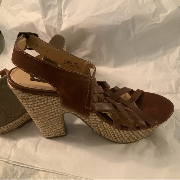 BROWN STRAPPY BRAIDED PLATFORM HEELS 8.5 BY R2 - Picture 7 of 12